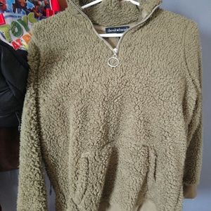 Sherpa dark green sweater